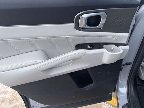 Used 2022 Kia Sorento SX image 28