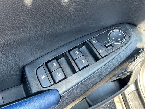 Used 2024 Kia Seltos S FWD image 35