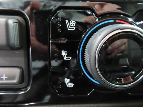 Used 2025 Chevrolet Silverado 2500 LTZ w/ LTZ Plus Package image 75