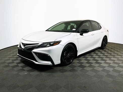 Certified 2021 Toyota Camry XSE image 3