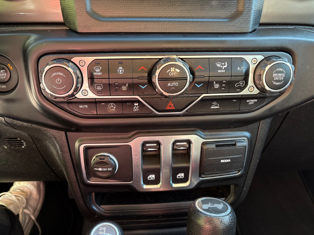 Used 2021 Jeep Wrangler Sport AWD/4WD image 25