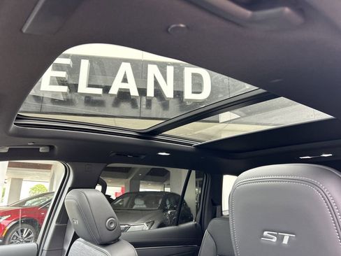 New 2026 Buick Enclave Sport Touring w/ Power Package image 23