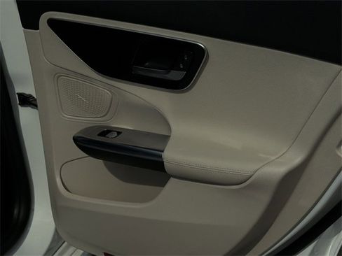 Used 2023 Mercedes-Benz C 300 Sedan image 37