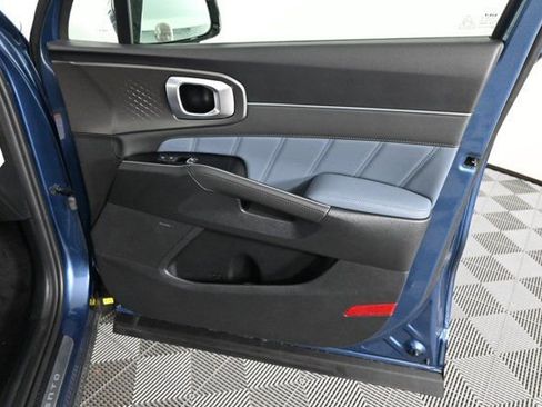Certified 2025 Kia Sorento SX Prestige image 12