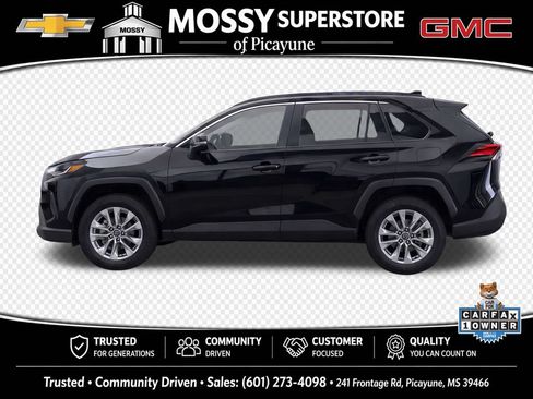 Used 2025 Toyota Corolla Cross LE FWD image 7