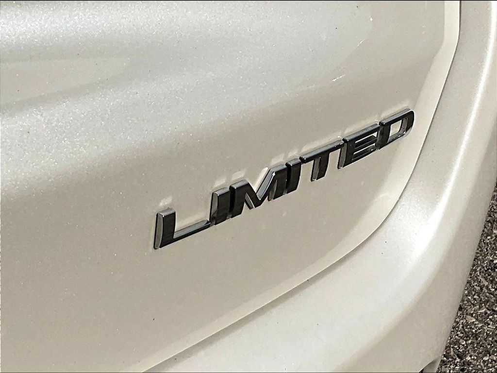 Used 2018 Jeep Compass Limited AWD/4WD image 26
