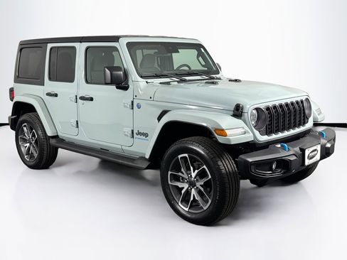 Used 2024 Jeep Wrangler Unlimited w/ Convenience Group image 2