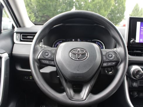Used 2025 Toyota RAV4 XLE AWD/4WD image 22