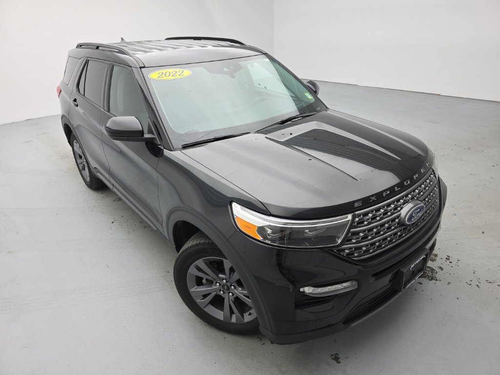 Used 2022 Ford Explorer XLT w/ Equipment Group 202A AWD/4WD image 2