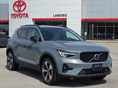 Used 2023 Volvo XC40 B4 Ultimate