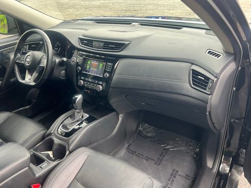 Used 2018 Nissan Rogue SL FWD image 16