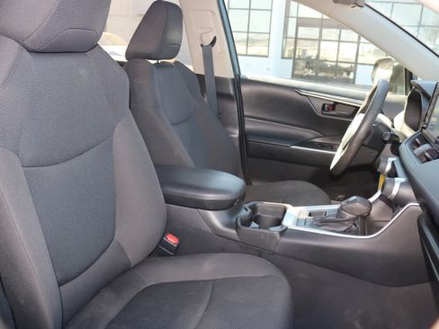 Used 2021 Toyota RAV4 LE w/ Carpet Mat Package (TMS) image 21