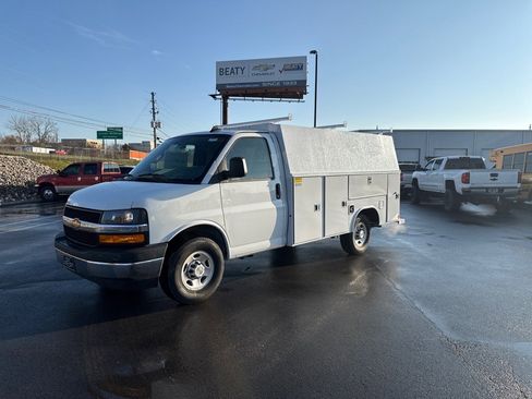 New 2025 Chevrolet Express 3500 w/ Power Convenience Package image 7
