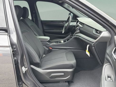 New 2026 Jeep Grand Cherokee L 2WD image 26