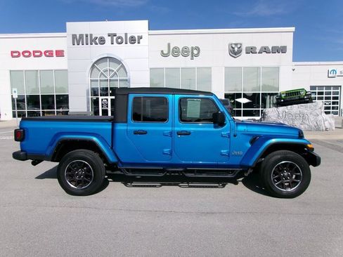 Used 2023 Jeep Gladiator Overland image 5