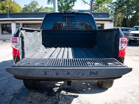 Used 2017 Nissan Titan S image 30