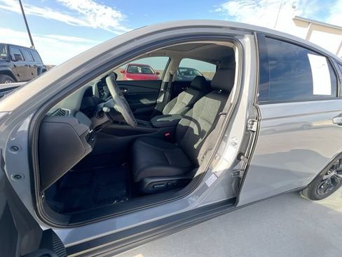 Used 2025 Honda Accord SE image 14