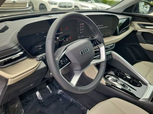 Certified 2025 Audi Q5 Premium AWD/4WD image 17