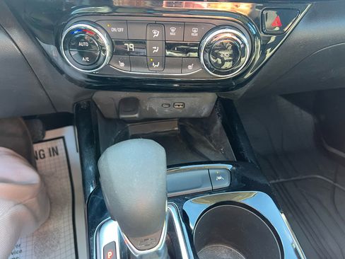 Used 2024 Chevrolet Trax ACTIV w/ Sunroof Package image 31