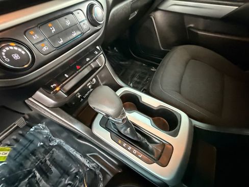 Used 2022 Chevrolet Colorado LT w/ Fleet Safety Package RWD image 22