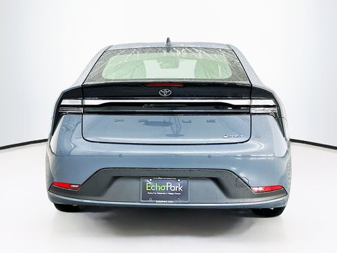 Used 2025 Toyota Prius Plug-In Hybrid image 7