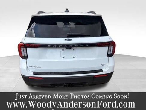 Used 2025 Ford Explorer Active RWD image 6