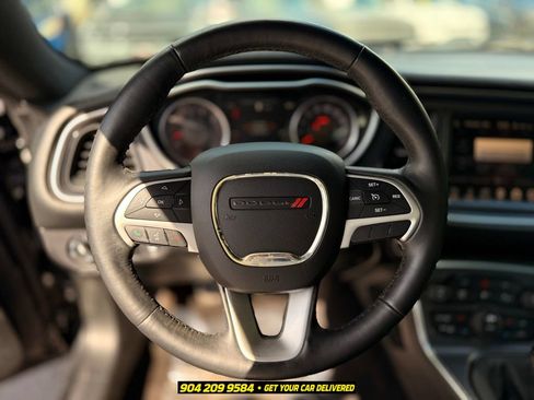 Used 2016 Dodge Challenger R/T Scat Pack w/ Leather Interior Group RWD image 18