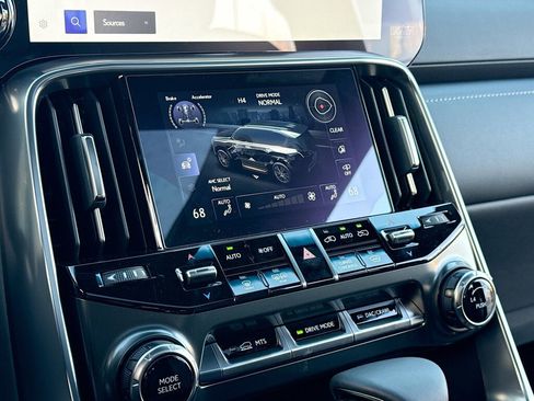 New 2026 Lexus LX 600 600 Premium 4WD image 11