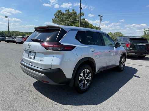 Used 2022 Nissan Rogue SV FWD image 6