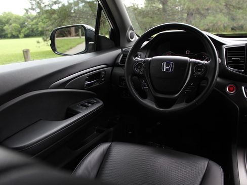 Used 2023 Honda Ridgeline RTL-E image 10