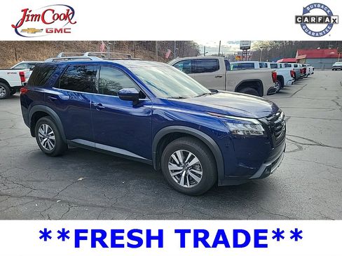 Used 2023 Nissan Pathfinder SL w/ Black Appearance Package image 7