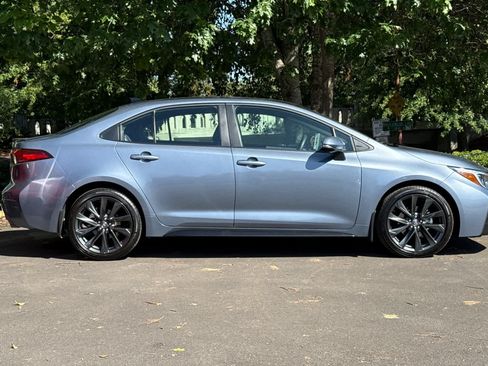 Used 2025 Toyota Corolla XSE FWD image 8