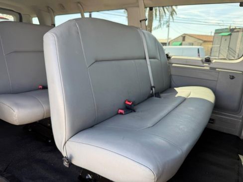 Used 2008 Ford E-350 and Econoline 350 Extended Wagon Super Duty image 27