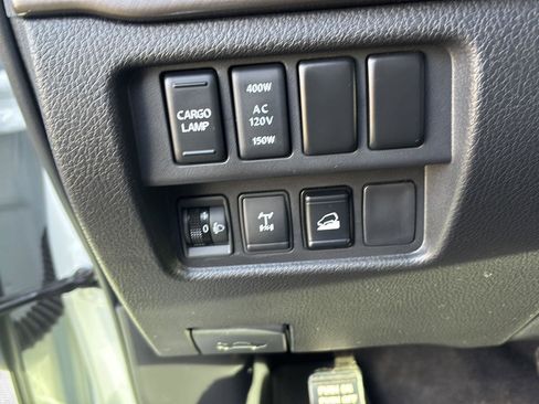 Used 2024 Nissan Titan PRO-4X w/ Pro-4x Convenience Package image 15