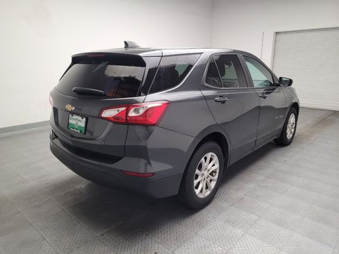 Used 2020 Chevrolet Equinox LS w/ LS Convenience Package FWD image 9
