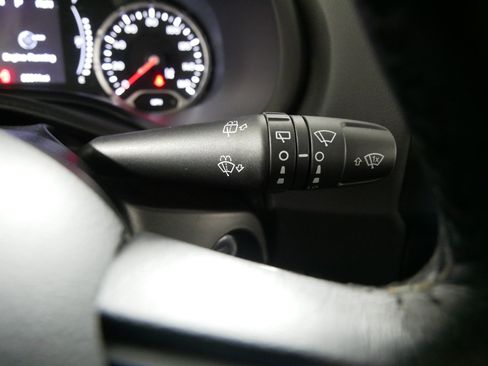 Used 2023 Jeep Renegade Latitude w/ Premium Group AWD/4WD image 32