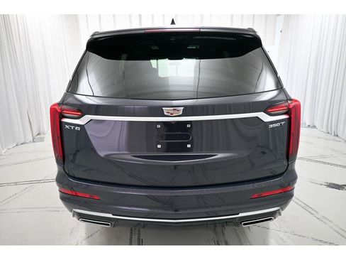 Used 2025 Cadillac XT6 Luxury image 6