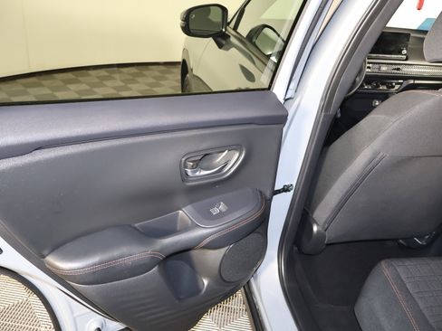 Used 2025 Honda HR-V Sport image 44