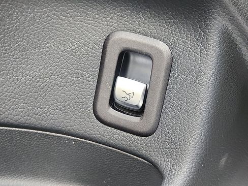 Used 2016 Mercedes-Benz GLC 300 4MATIC image 30