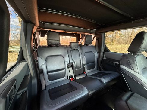 Used 2024 Ford Bronco Black Diamond image 26