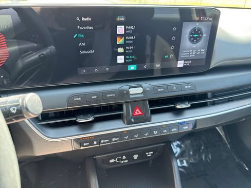 Used 2025 Kia K4 FWD image 16