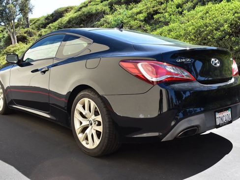 Used 2013 Hyundai Genesis 2.0T RWD image 6
