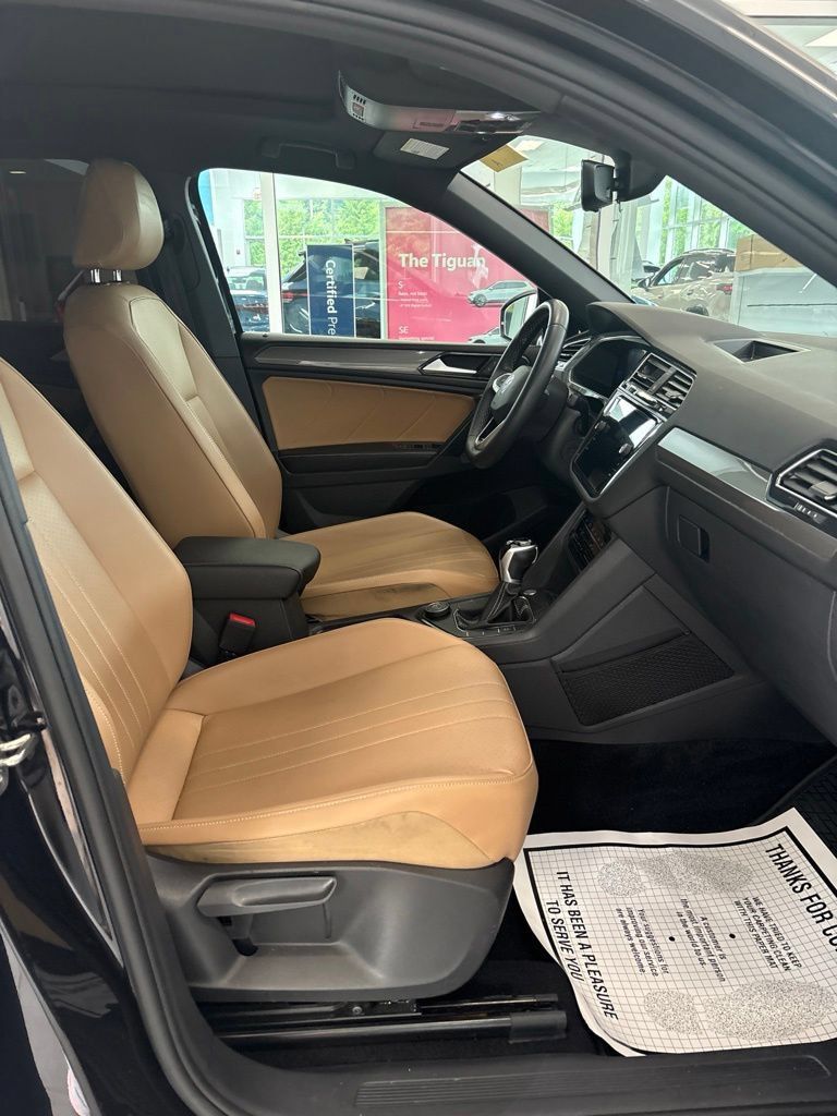 Used 2023 Volkswagen Tiguan SE AWD/4WD image 23