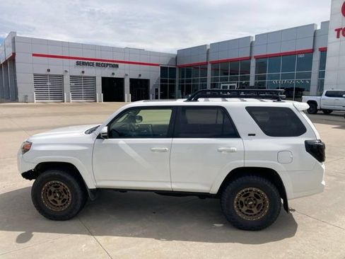 Used 2018 Toyota 4Runner SR5 Premium AWD/4WD image 7
