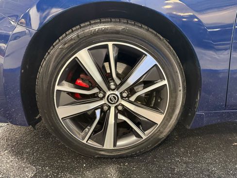 Used 2019 Nissan Maxima 3.5 SV w/ Illumination Package FWD image 11