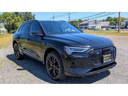 Used 2023 Audi e-tron Chronos image 3