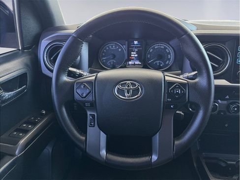 Used 2016 Toyota Tacoma TRD Sport w/ Towing Package AWD/4WD image 12