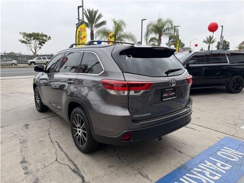 Used 2017 Toyota Highlander SE FWD image 61