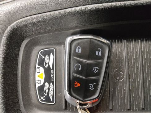 Used 2018 Cadillac Escalade Luxury RWD image 32