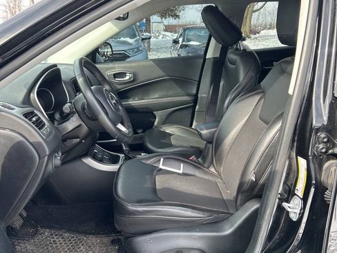 Used 2019 Jeep Compass Latitude w/ Popular Equipment Group AWD/4WD image 6